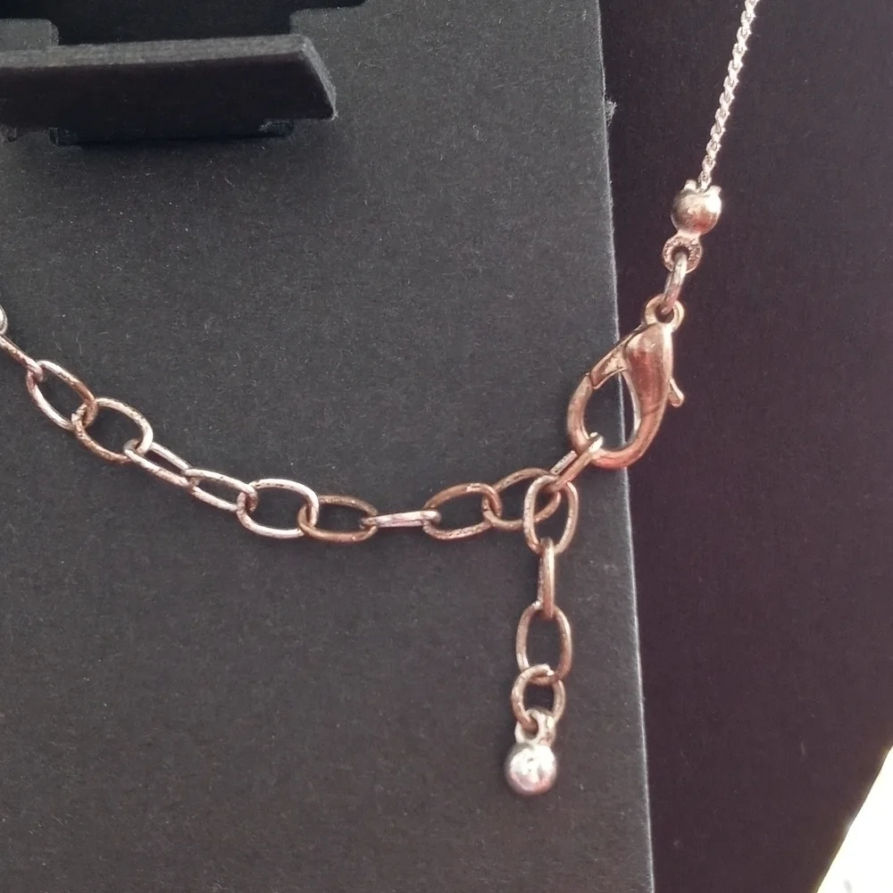 Matching set 20 in necklace and pierced earrings